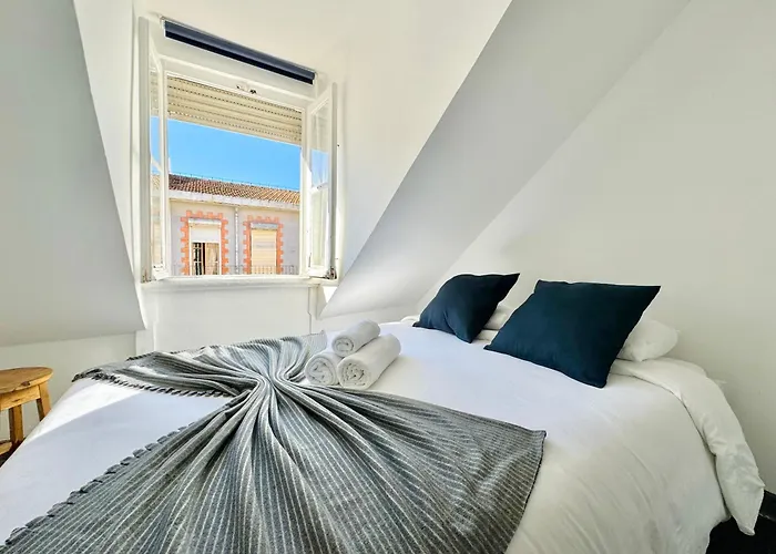 招待所 Cost Alameda