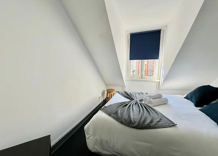 招待所 Cost Alameda *