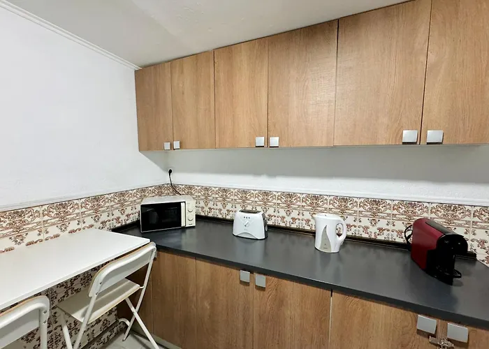 招待所 Cost Alameda